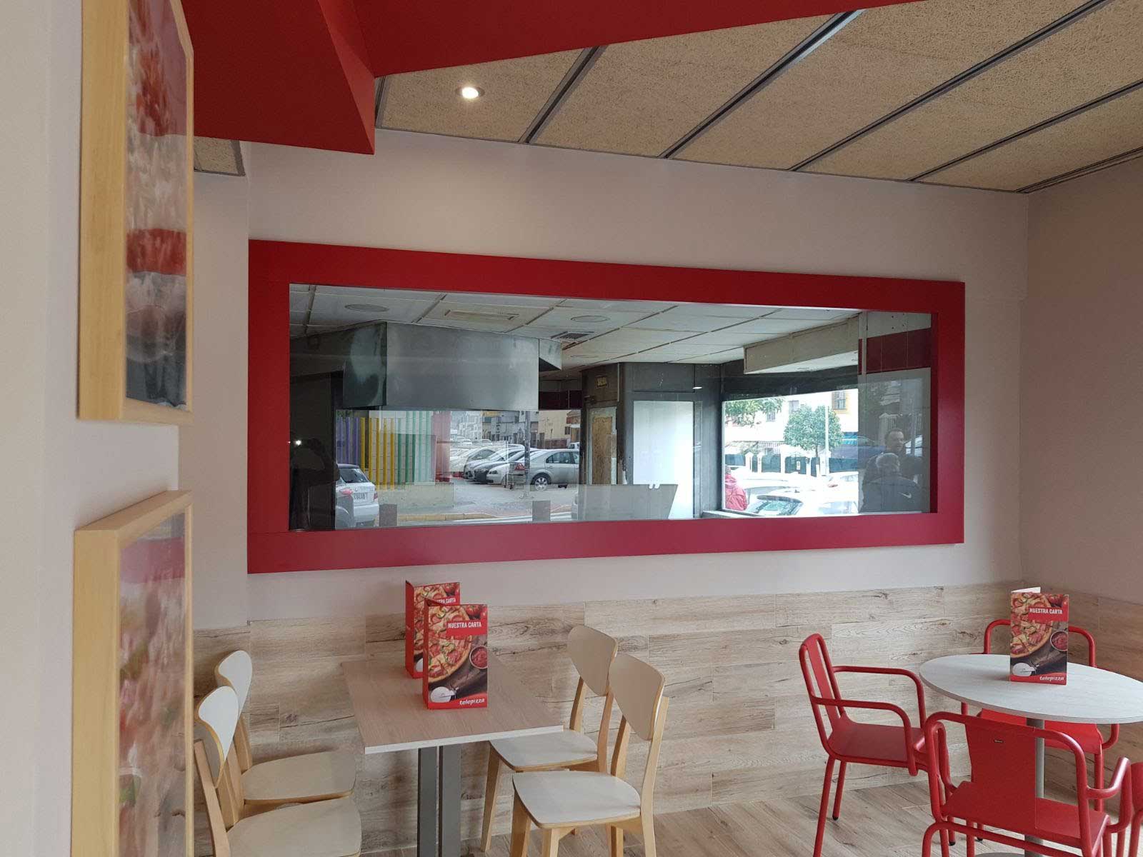 imagen de mobiliario en Telepizza