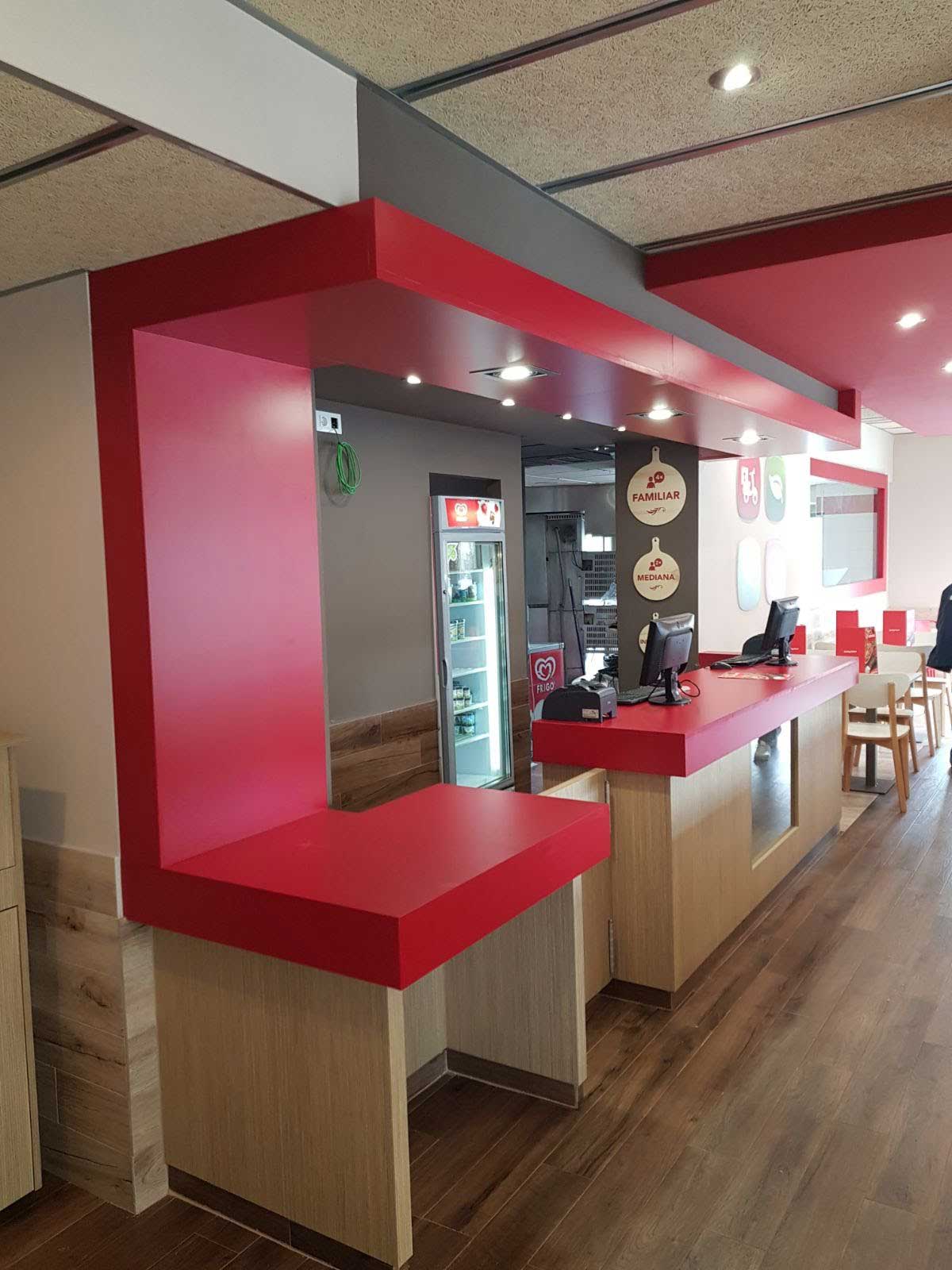 imagen de mobiliario en Telepizza